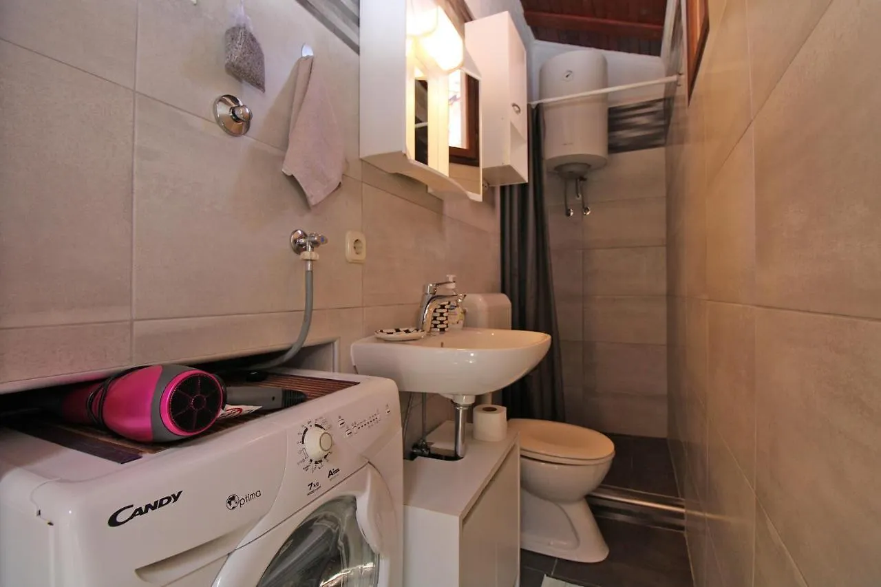 Apartment Luka 2192 Pula Croatia