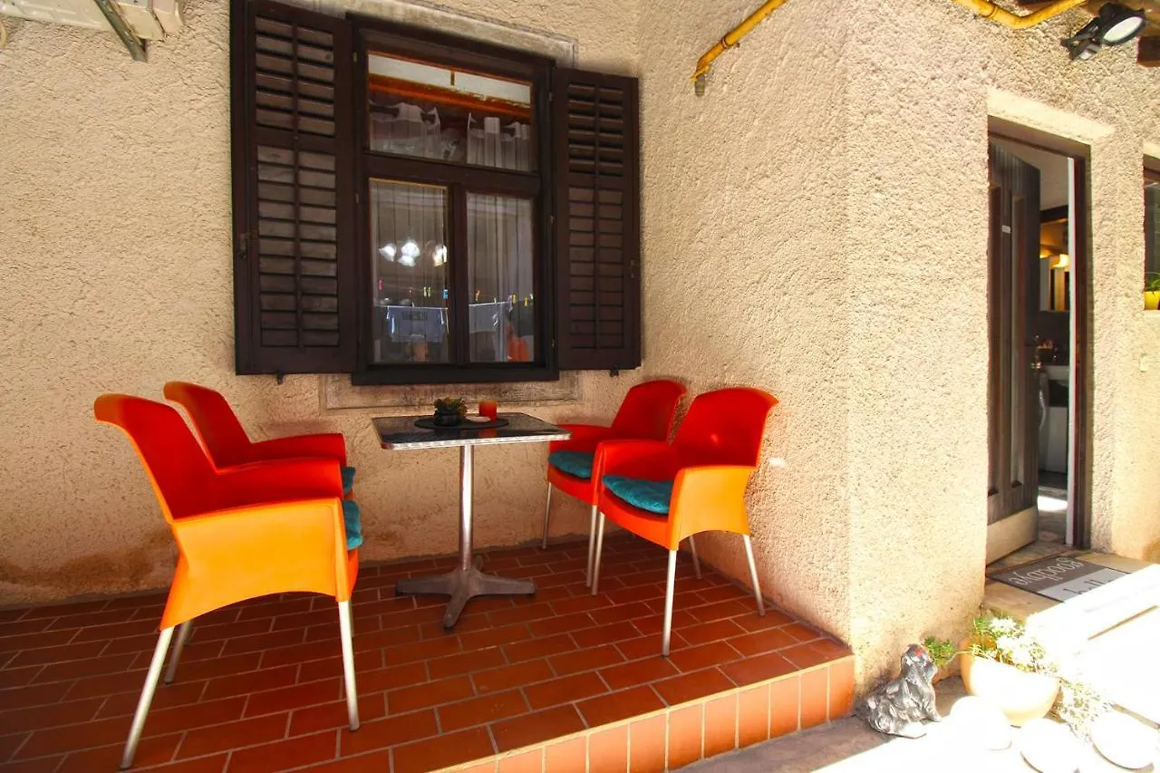 Apartment Luka 2192 Pula